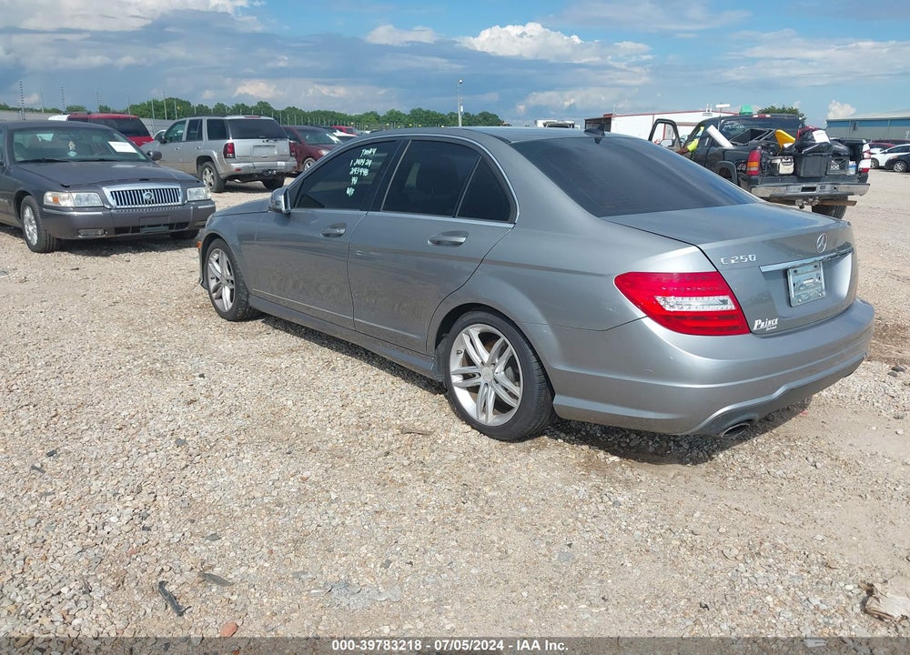 2013 MERCEDES-BENZ C 250 LUXURY/SPORT VIN: WDDGF4HB0DR293948