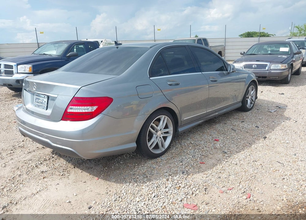 2013 MERCEDES-BENZ C 250 LUXURY/SPORT VIN: WDDGF4HB0DR293948