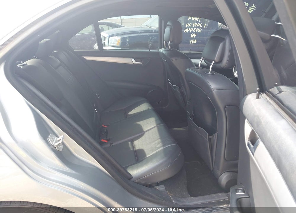 2013 MERCEDES-BENZ C 250 LUXURY/SPORT VIN: WDDGF4HB0DR293948