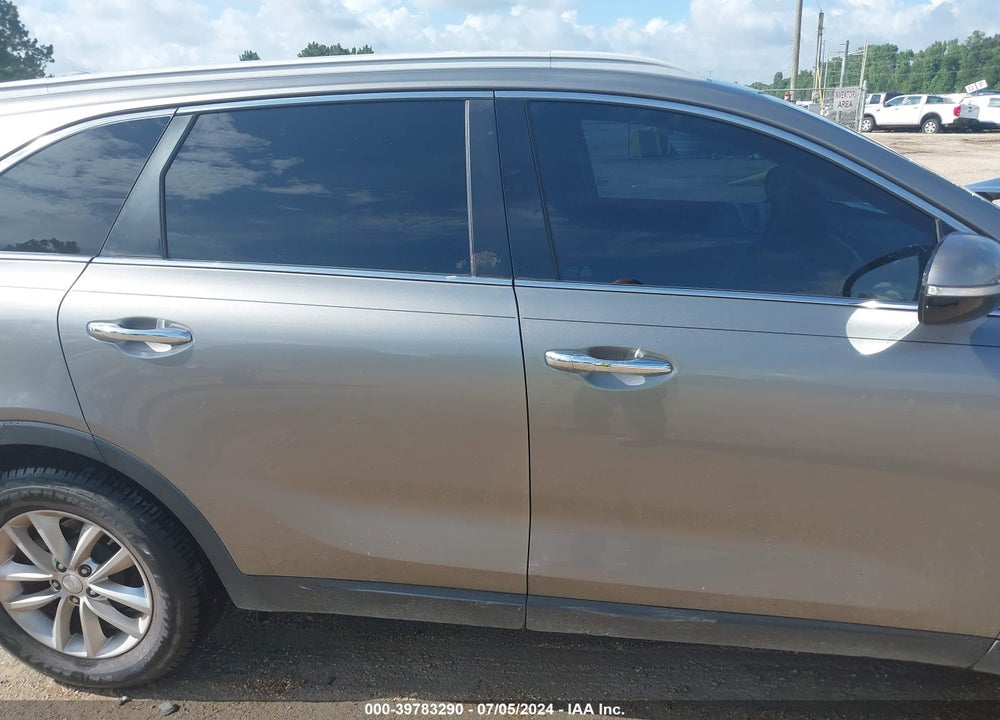 2017 KIA SORENTO VIN: 5XYPG4A34HG189882