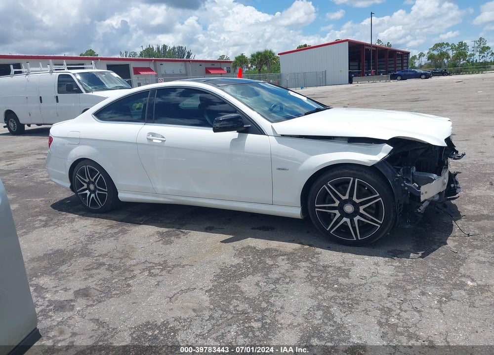 2014 MERCEDES-BENZ C 250 VIN: WDDGJ4HB0EG284887
