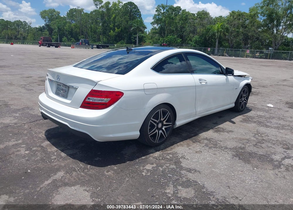 2014 MERCEDES-BENZ C 250 VIN: WDDGJ4HB0EG284887