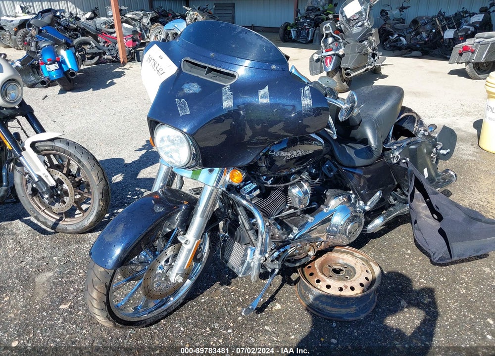 2019 HARLEY-DAVIDSON FLHX VIN: 1HD1KBC1XKB657120