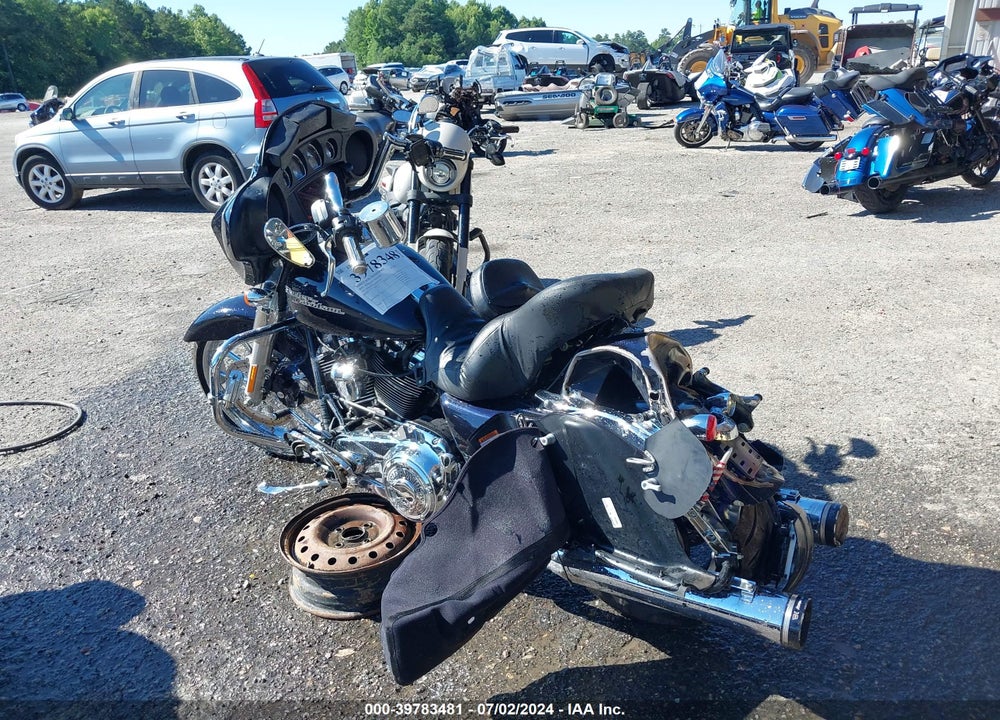 2019 HARLEY-DAVIDSON FLHX VIN: 1HD1KBC1XKB657120
