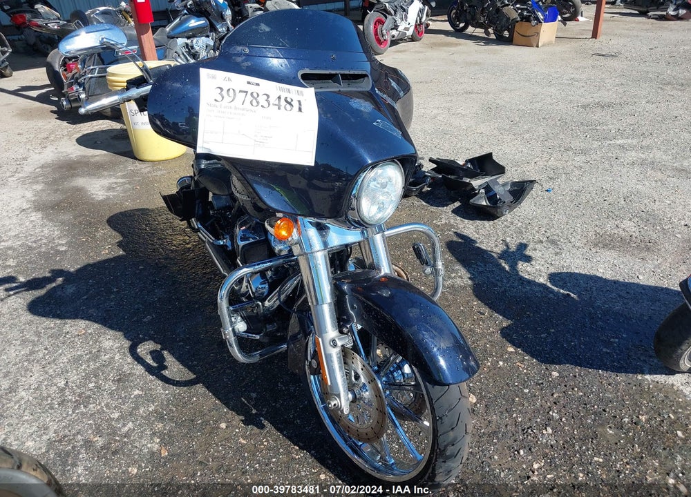 2019 HARLEY-DAVIDSON FLHX VIN: 1HD1KBC1XKB657120