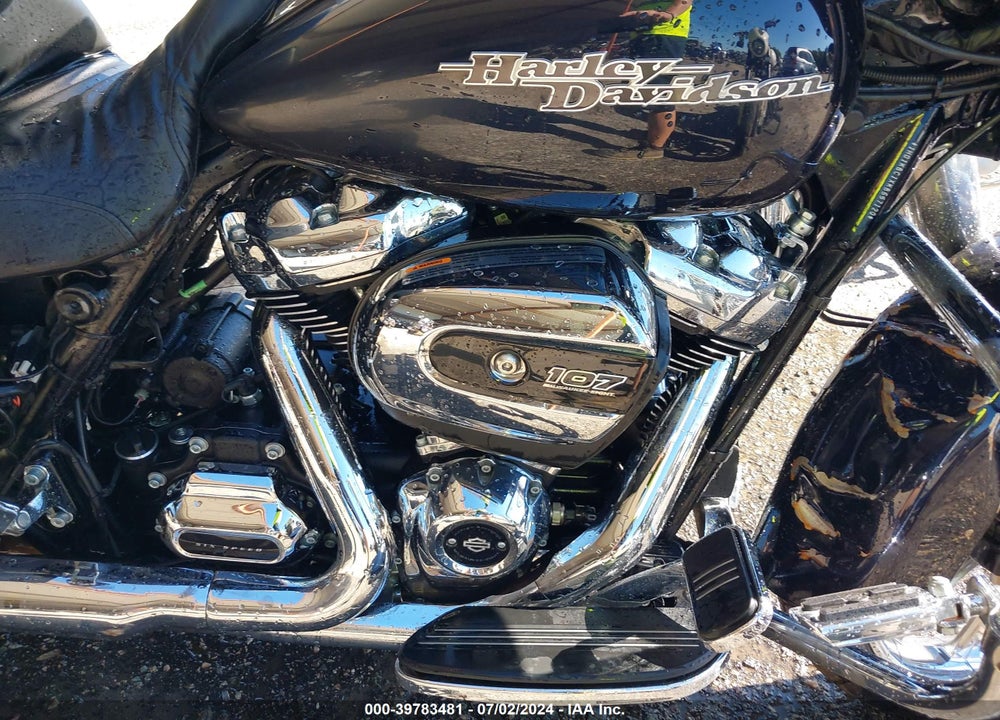 2019 HARLEY-DAVIDSON FLHX VIN: 1HD1KBC1XKB657120