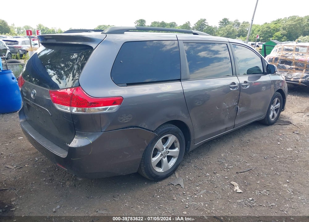 2013 TOYOTA SIENNA LE V6 8 PASSENGER VIN: 5TDKK3DC6DS382532