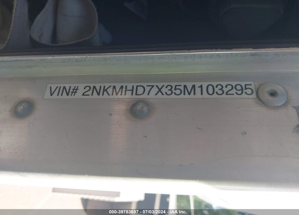 2005 KENWORTH CONSTRUCTION T300 VIN: 2NKMHD7X35M103295