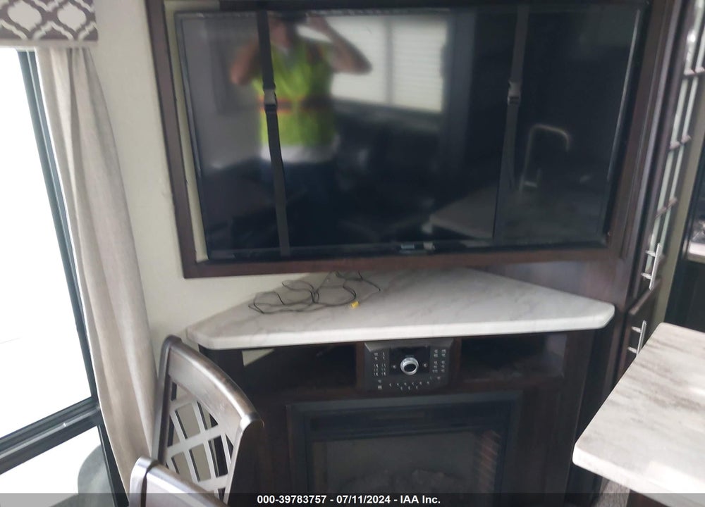 2018 OTHER --- VIN: 5ZT2LCXB8JB009560