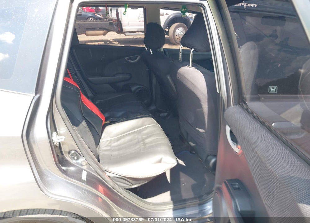 2013 HONDA FIT SPORT VIN: JHMGE8H55DC049566