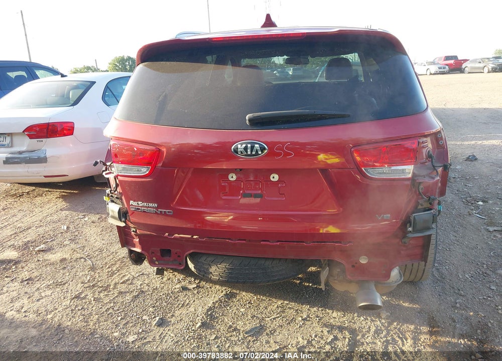 2018 KIA SORENTO 3.3L LX VIN: 5XYPG4A55JG375132