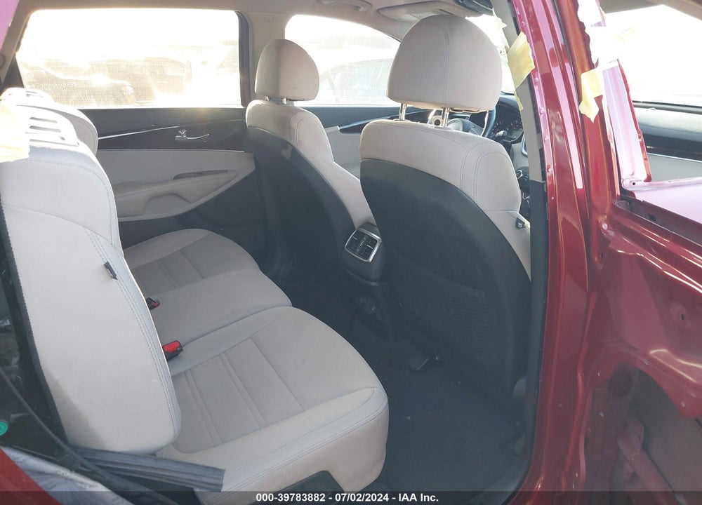 2018 KIA SORENTO 3.3L LX VIN: 5XYPG4A55JG375132