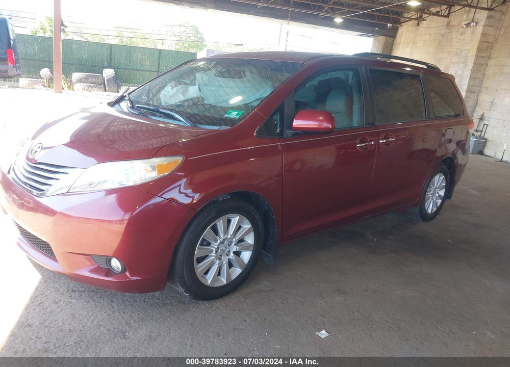 2013 TOYOTA SIENNA XLE 7 PASSENGER VIN: 5TDDK3DC8DS065506
