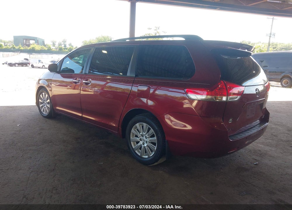 2013 TOYOTA SIENNA XLE 7 PASSENGER VIN: 5TDDK3DC8DS065506