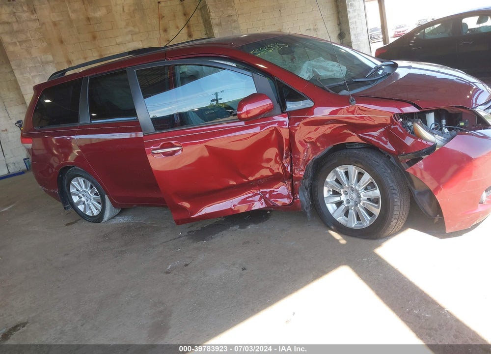 2013 TOYOTA SIENNA XLE 7 PASSENGER VIN: 5TDDK3DC8DS065506