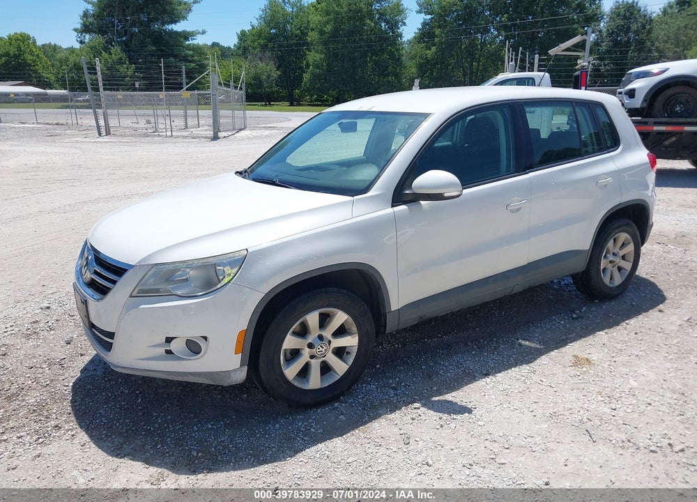 2010 VOLKSWAGEN TIGUAN S VIN: WVGAV7AX6AW529991
