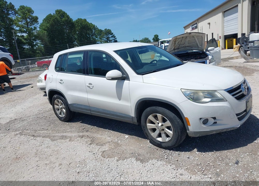 2010 VOLKSWAGEN TIGUAN S VIN: WVGAV7AX6AW529991