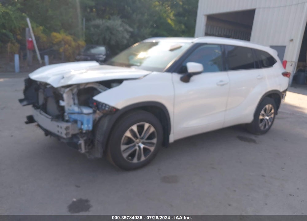 2022 TOYOTA HIGHLANDER XLE VIN: 5TDGZRBHXNS191698