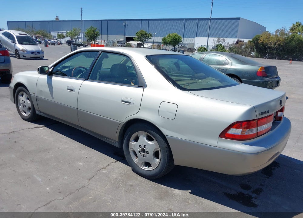 2001 LEXUS ES 300 VIN: JT8BF28G910321880