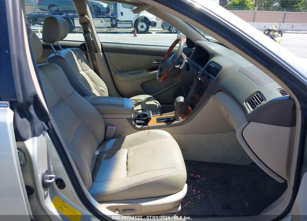 2001 LEXUS ES 300 VIN: JT8BF28G910321880