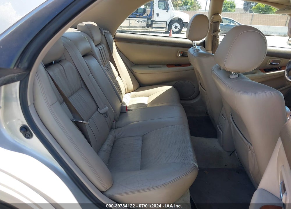 2001 LEXUS ES 300 VIN: JT8BF28G910321880
