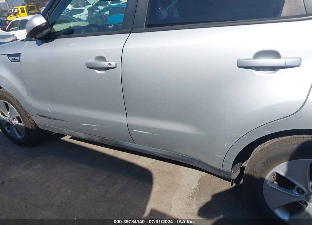 2015 KIA SOUL VIN: KNDJN2A27F7777812