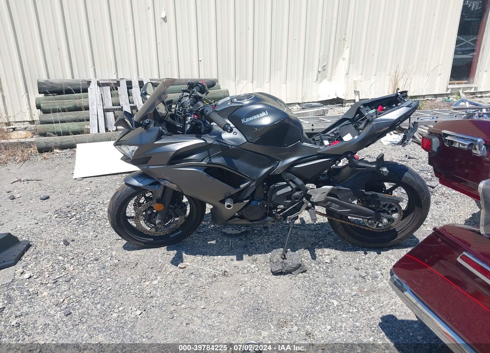 2022 KAWASAKI EX650 M VIN: ML5EXEM14NDA67845