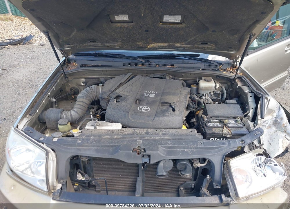 2005 TOYOTA 4RUNNER SR5 V6 VIN: JTEZU14R558026740