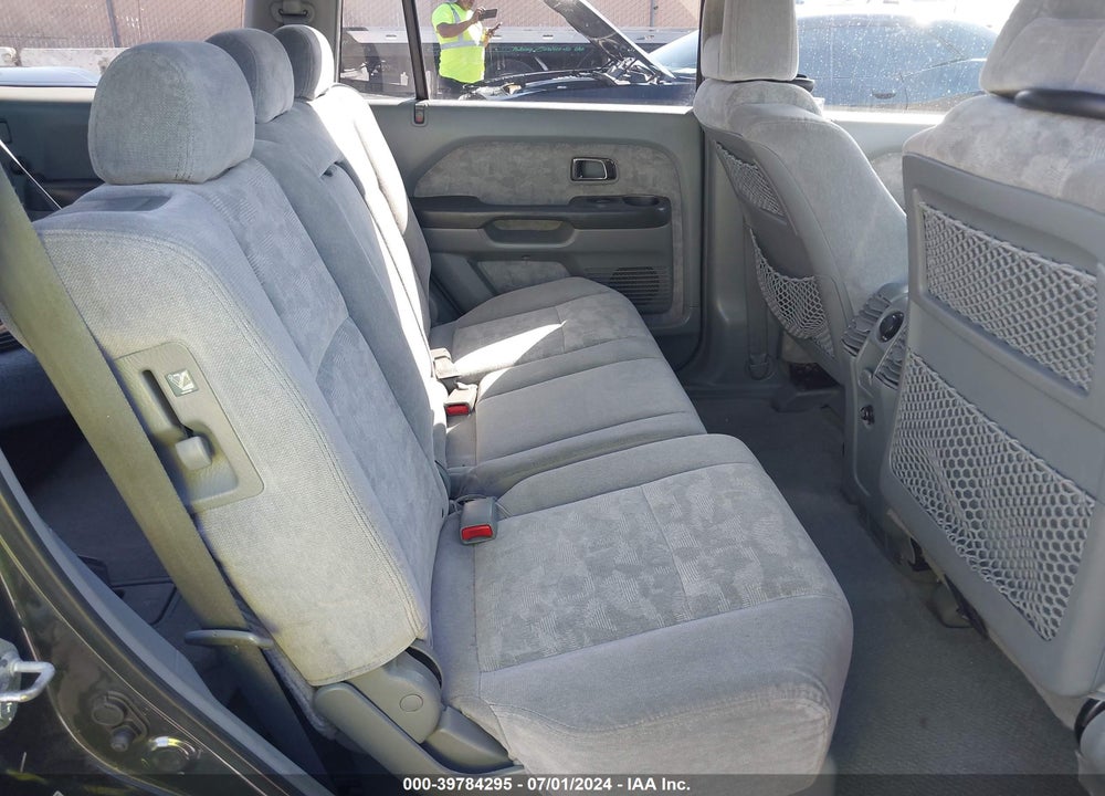 2004 HONDA PILOT EX VIN: 2HKYF18414H570600