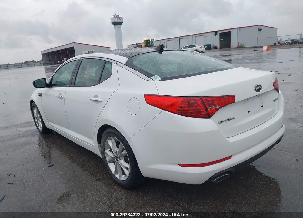 2011 KIA OPTIMA EX VIN: KNAGN4A74B5084040