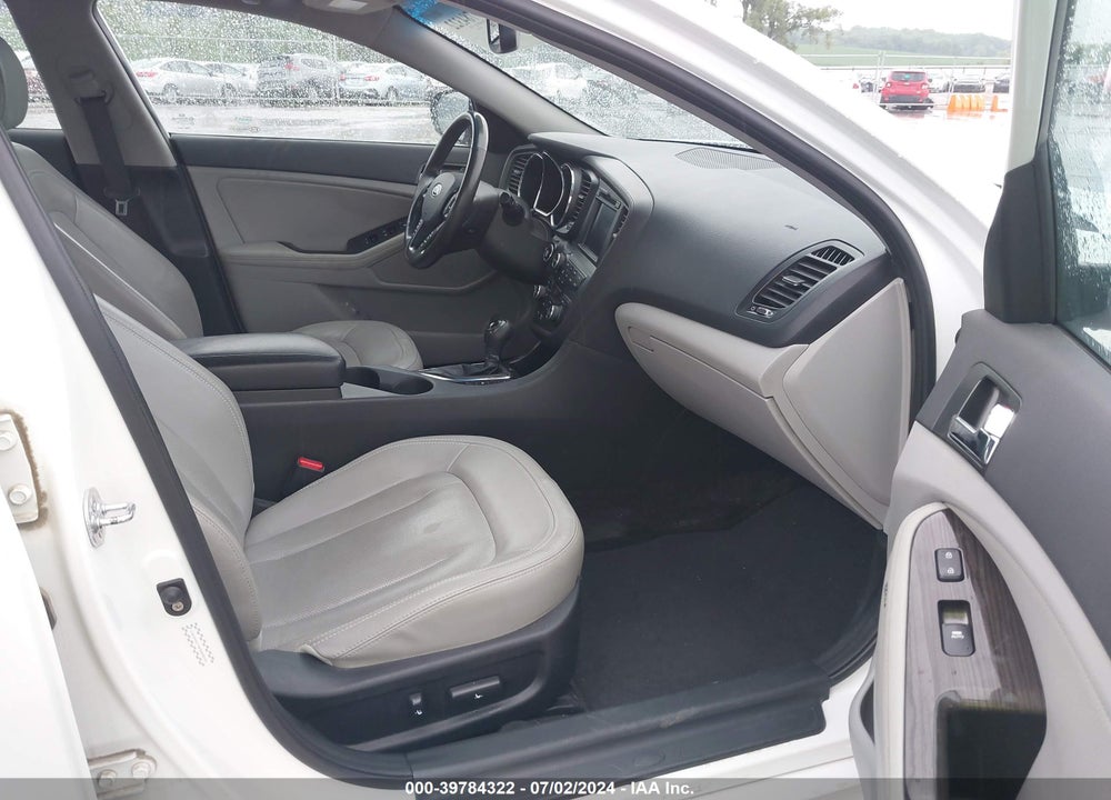 2011 KIA OPTIMA EX VIN: KNAGN4A74B5084040