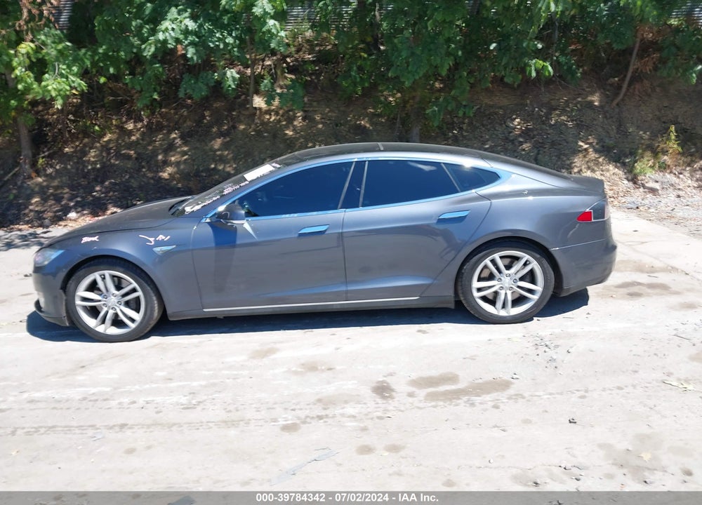 2015 TESLA MODEL S 70D/85D/P85D VIN: 5YJSA1E27FF113010