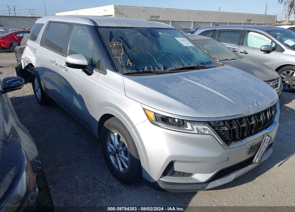 2022 KIA CARNIVAL MPV LX VIN: KNDNB4H31N6118438