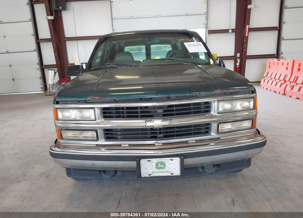 1996 CHEVROLET TAHOE K1500 VIN: 1GNEK13RXTJ311067