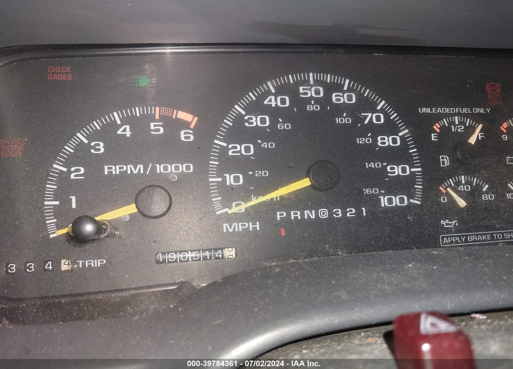 1996 CHEVROLET TAHOE K1500 VIN: 1GNEK13RXTJ311067