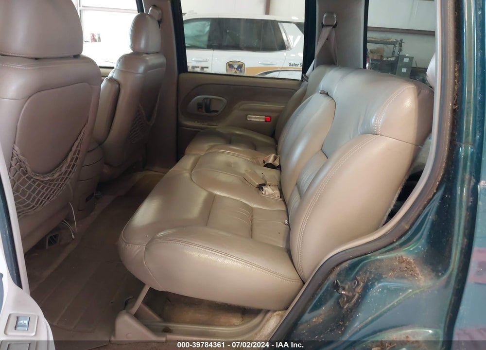 1996 CHEVROLET TAHOE K1500 VIN: 1GNEK13RXTJ311067
