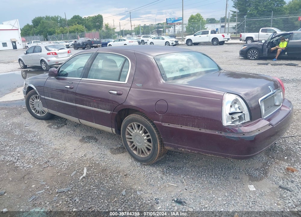 2006 LINCOLN TOWN CAR SIGNATURE LIMITED VIN: 1LNHM82V86Y632510