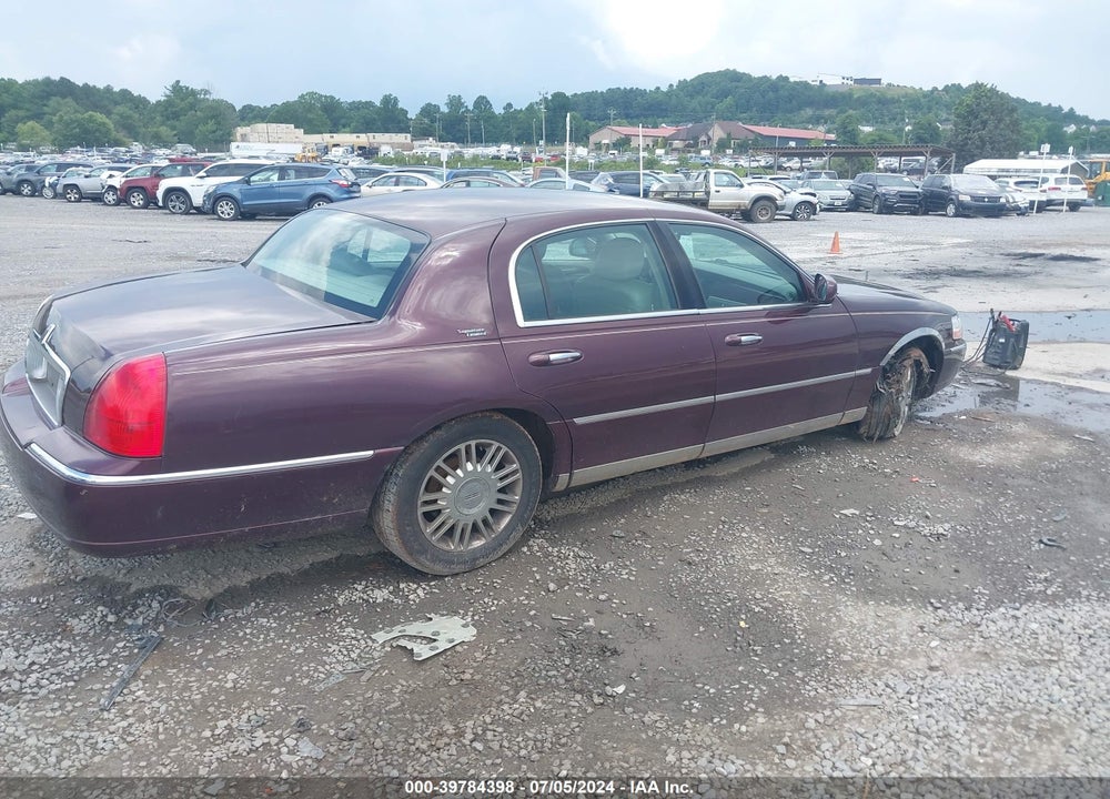 2006 LINCOLN TOWN CAR SIGNATURE LIMITED VIN: 1LNHM82V86Y632510