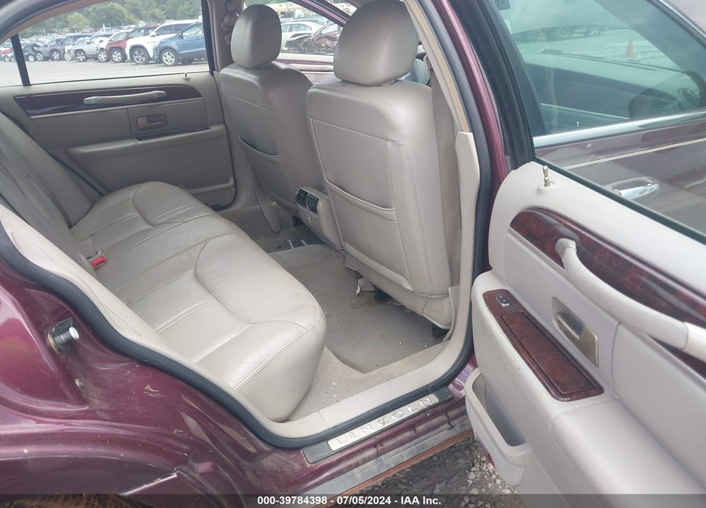 2006 LINCOLN TOWN CAR SIGNATURE LIMITED VIN: 1LNHM82V86Y632510