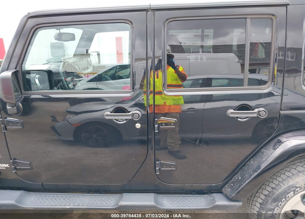 2018 JEEP WRANGLER JK UNLIMITED SAHARA 4X4 VIN: 1C4BJWEGXJL824344