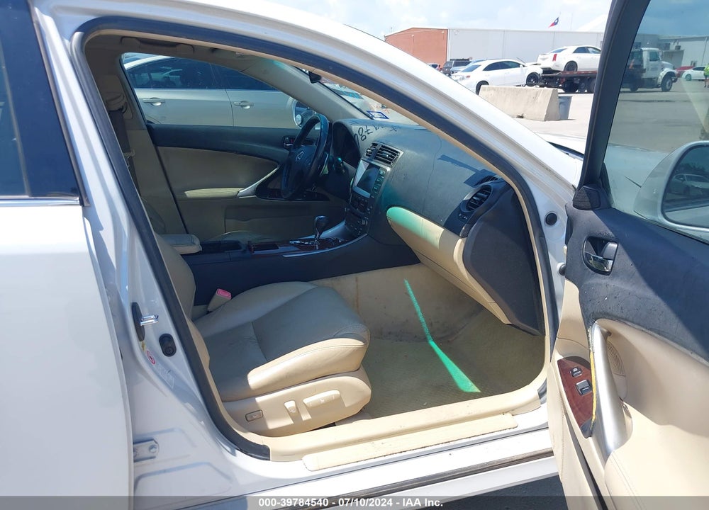 2007 LEXUS IS 250 VIN: JTHBK262072035352