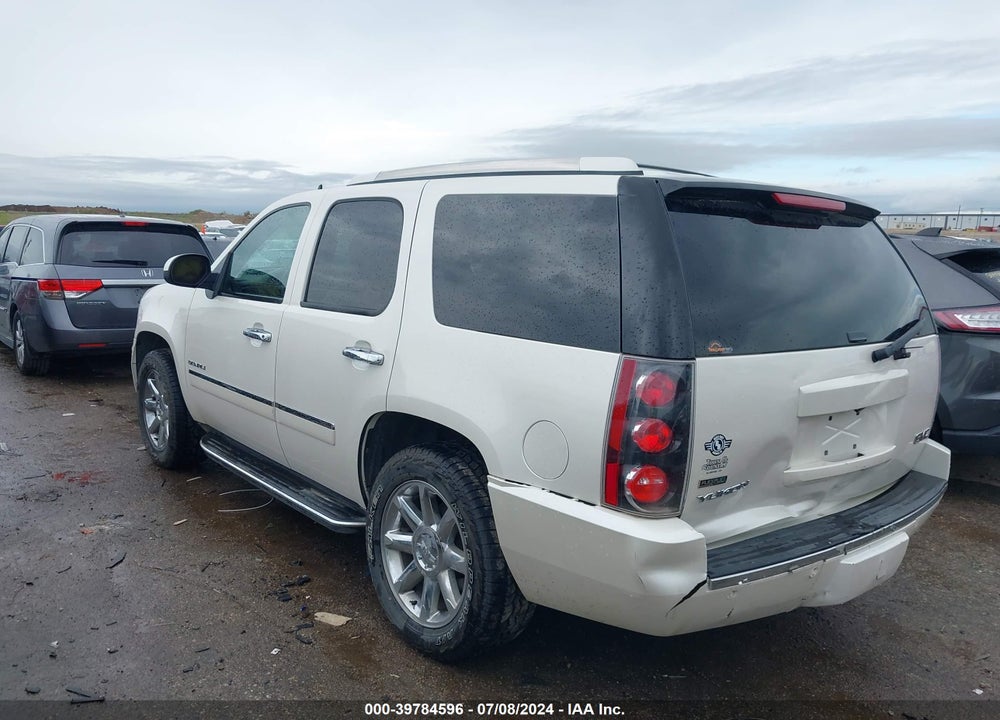 2011 GMC YUKON DENALI VIN: 1GKS2EEF5BR103849