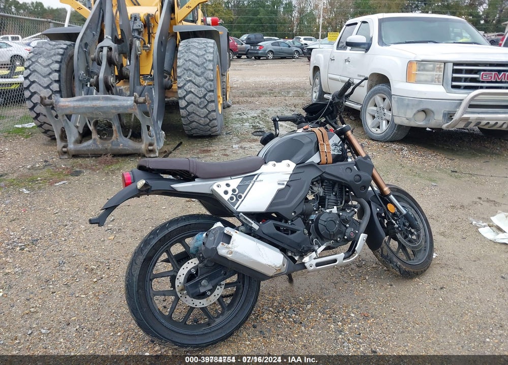 2021 AMERICAN CUSTOM VIN: LXAPRZP58MX000252