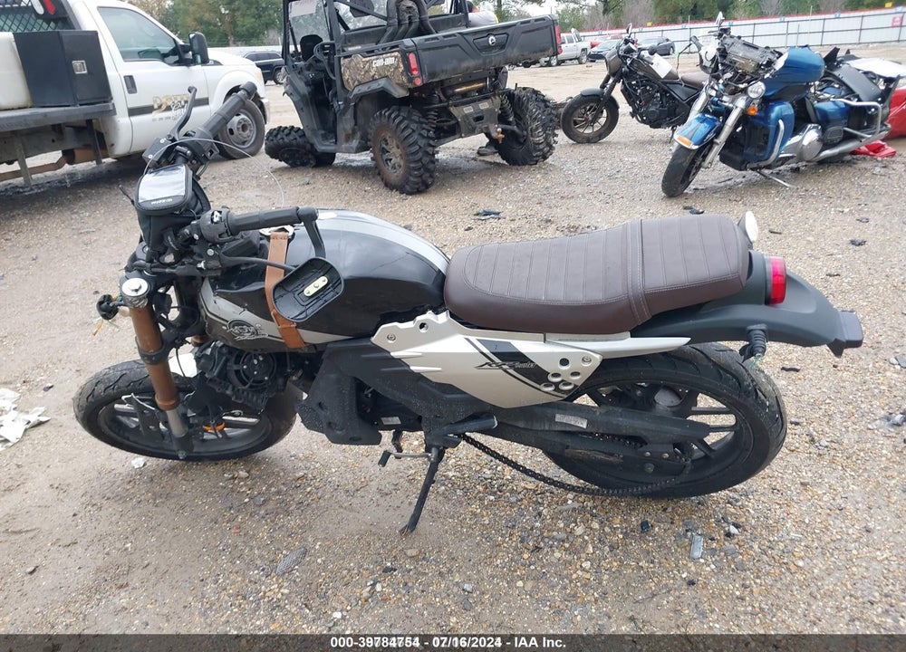 2021 AMERICAN CUSTOM VIN: LXAPRZP58MX000252