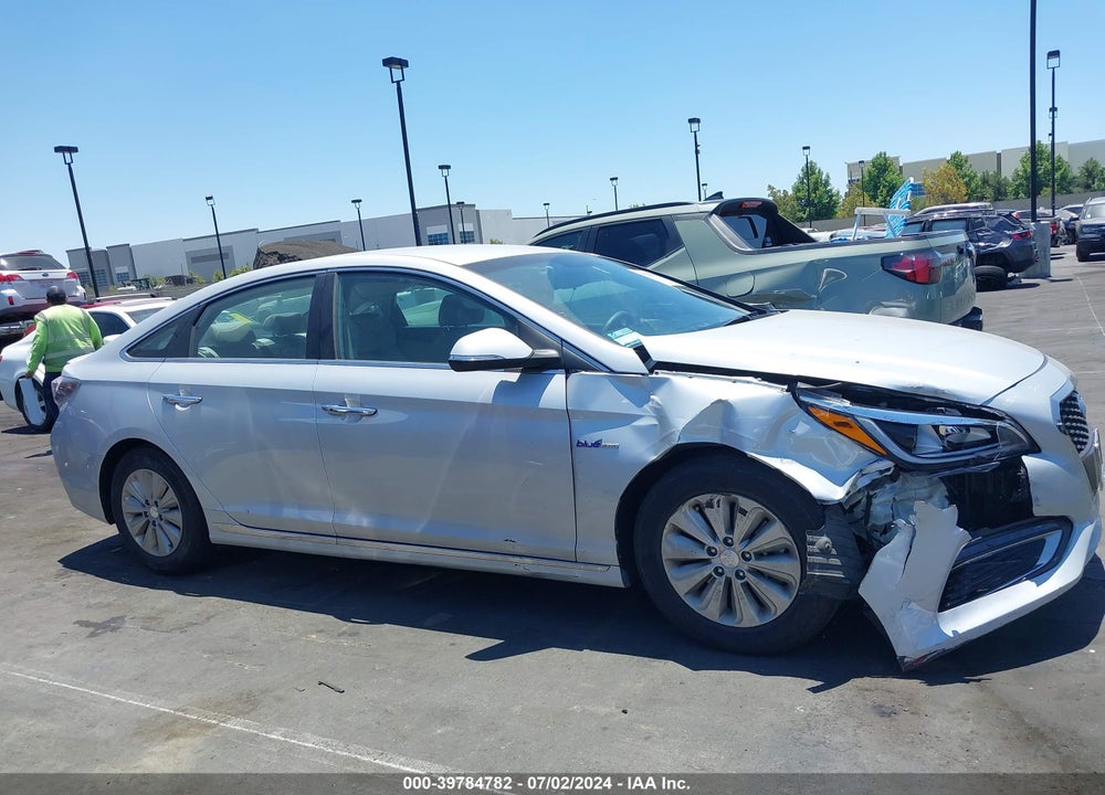 2016 HYUNDAI SONATA HYBRID SE VIN: KMHE24L13GA012641