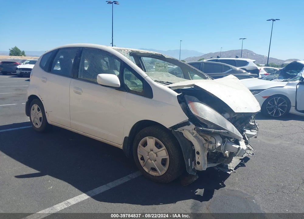 2013 HONDA FIT VIN: JHMGE8H33DC018816