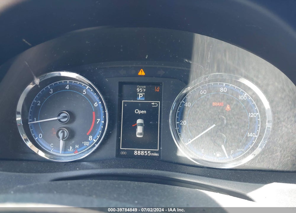 2019 TOYOTA COROLLA XLE VIN: 5YFBURHE7KP932061