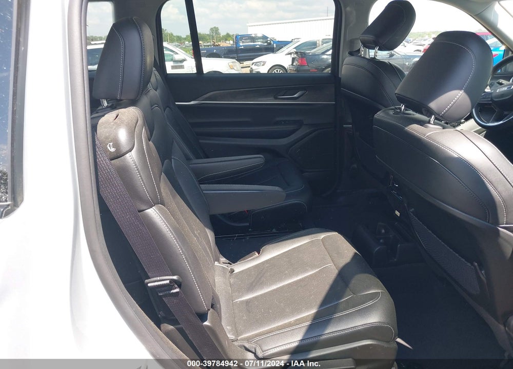 2023 JEEP GRAND CHEROKEE L LIMITED 4X4 VIN: 1C4RJKBG9P8886390