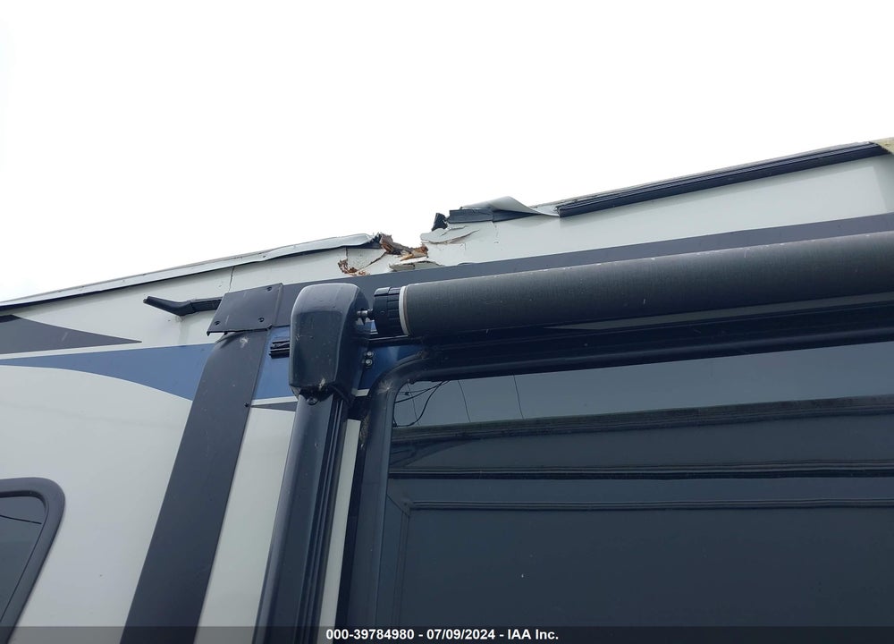 2022 MONTANA 5TH WHEEL VIN: 4YDFHMP24NA743065