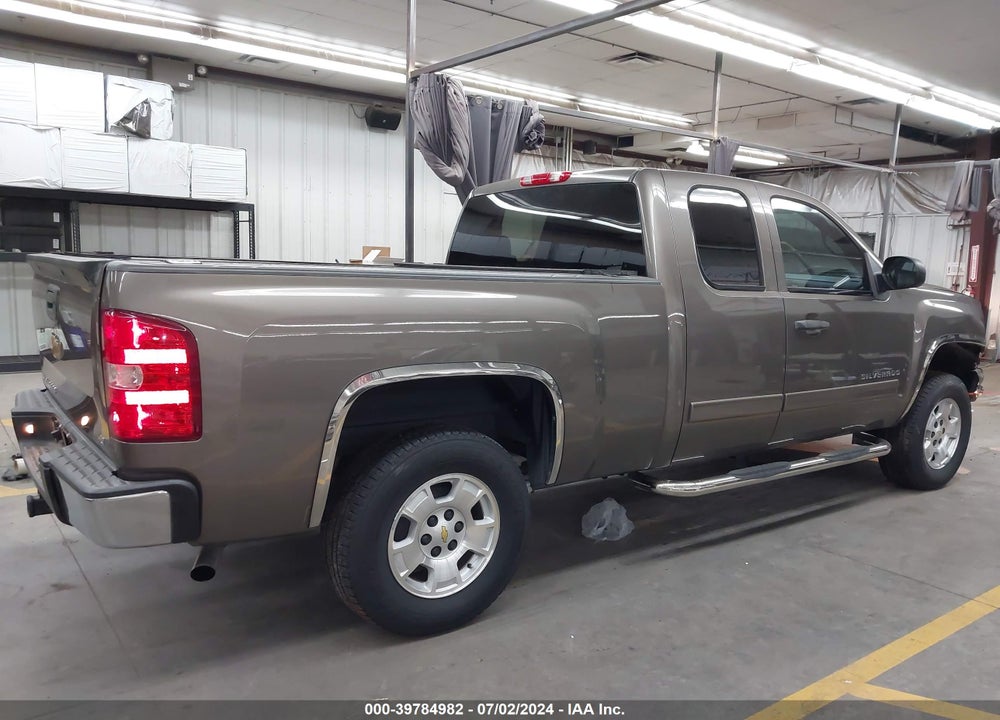 2013 CHEVROLET SILVERADO 1500 LT VIN: 1GCRCSE06DZ248032